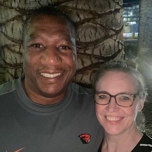 Meet your Posher, Dena